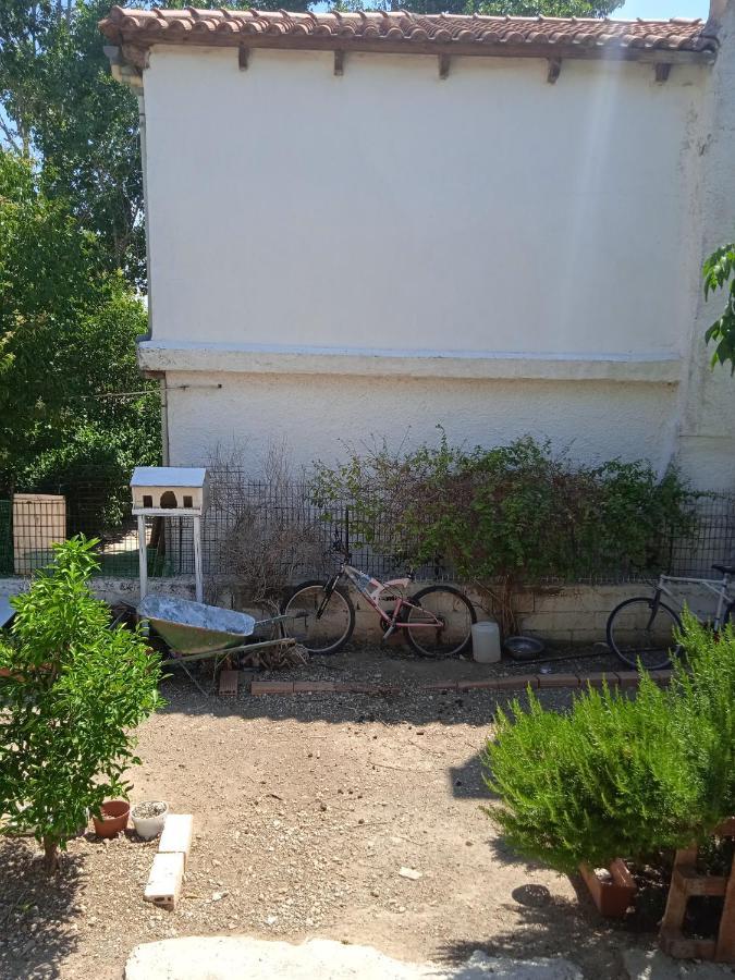 Το Μικρό Σπίτι Στη Φάρμα! Apartment Acharnes Exterior photo